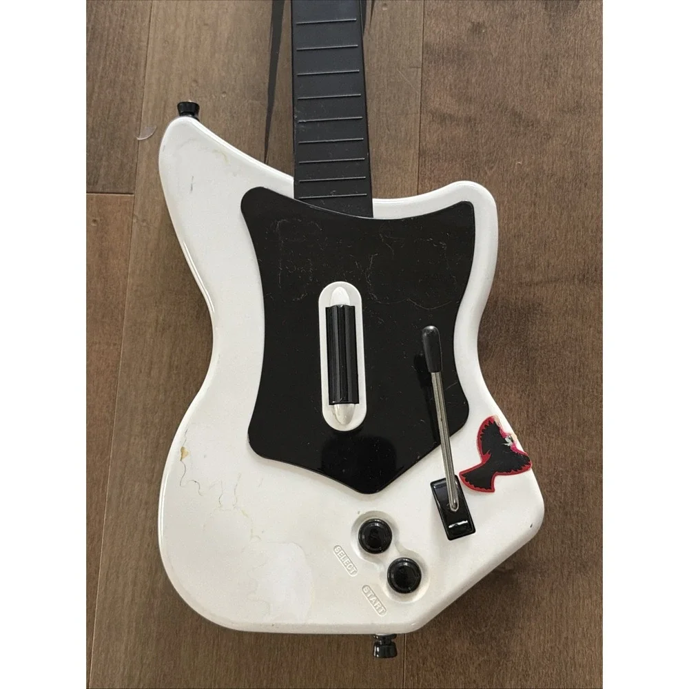 Guitar Hero Wireless White Guitar Red Octane 95025 PS2 Playstation 2 NO DONGLE